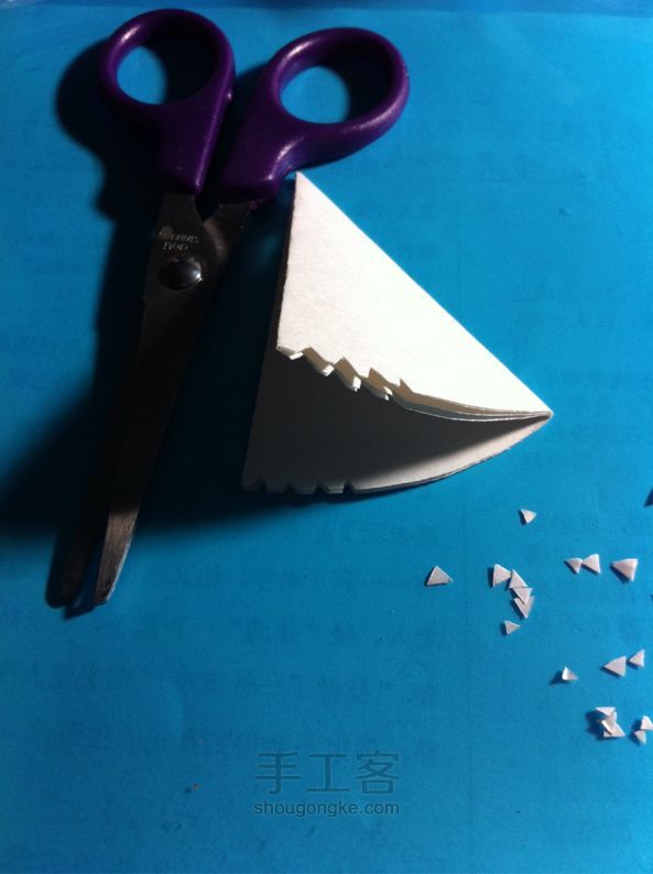 剪纸雪花❄️ 第3步