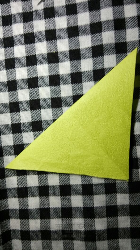 淘气的皮卡丘 折纸教程 第2步