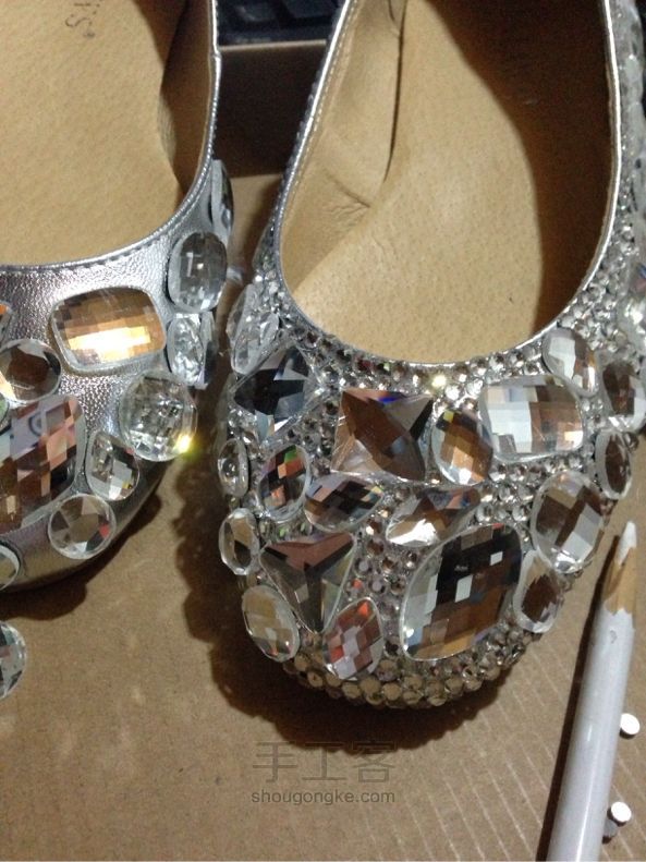 【辛德瑞拉的水晶鞋】自己动手做婚鞋 第4步