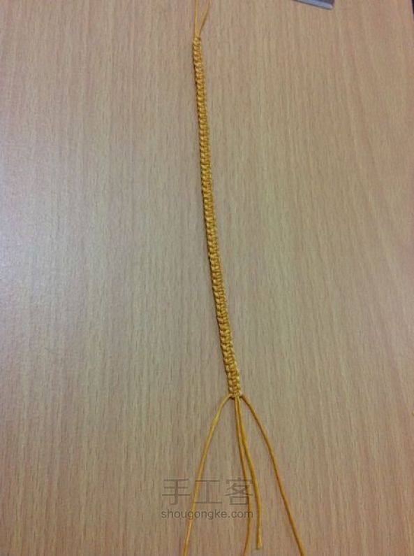 黄金色编织手绳 第5步