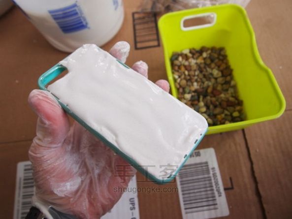 DIY 小石子手机保护壳 第4步
