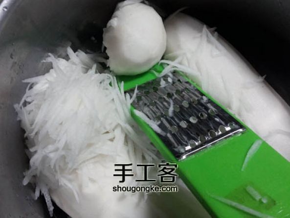 过年必备的萝卜糕 第1步