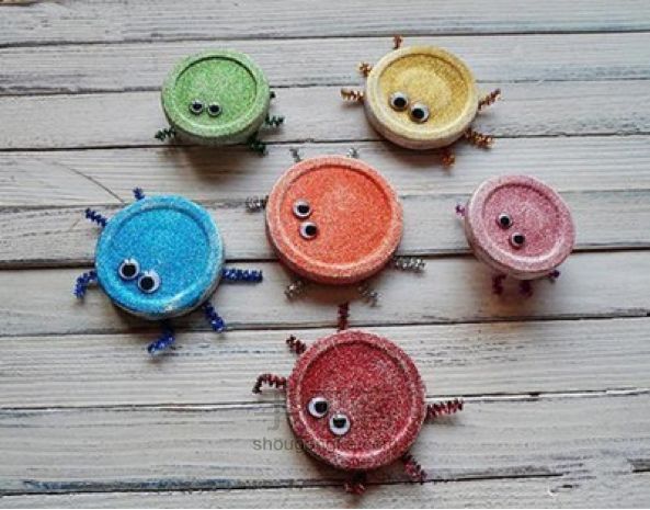 塑料瓶盖制作可爱小蜘蛛 第4步