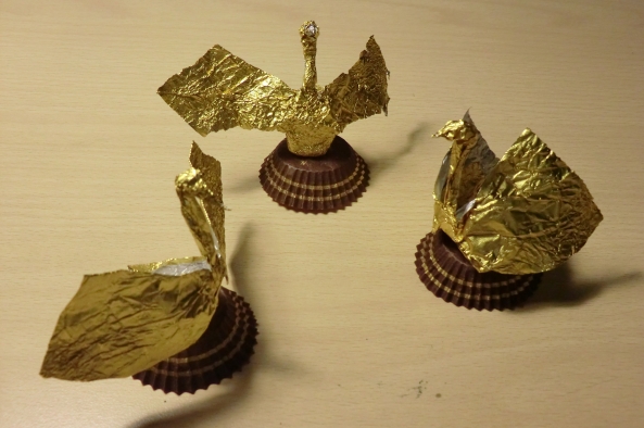 费列罗巧克力折纸——天鹅 第23步