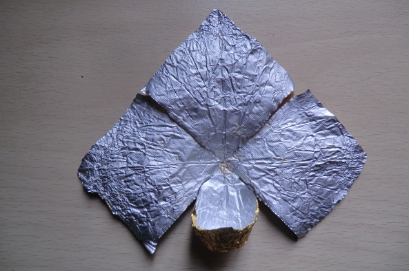 费列罗巧克力折纸——天鹅 第11步