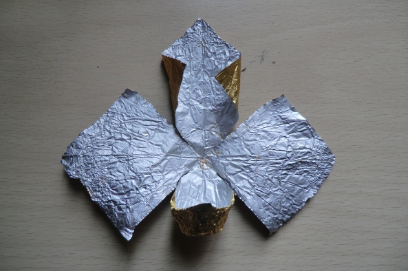 费列罗巧克力折纸——天鹅 第12步