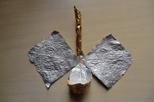费列罗巧克力折纸——天鹅 第13步