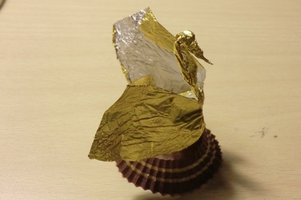 费列罗巧克力折纸——天鹅 第21步