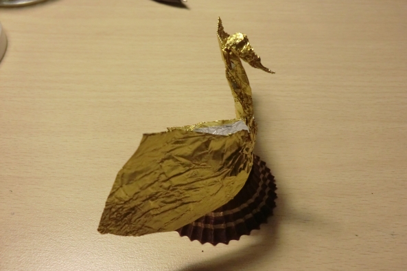 费列罗巧克力折纸——天鹅 第22步