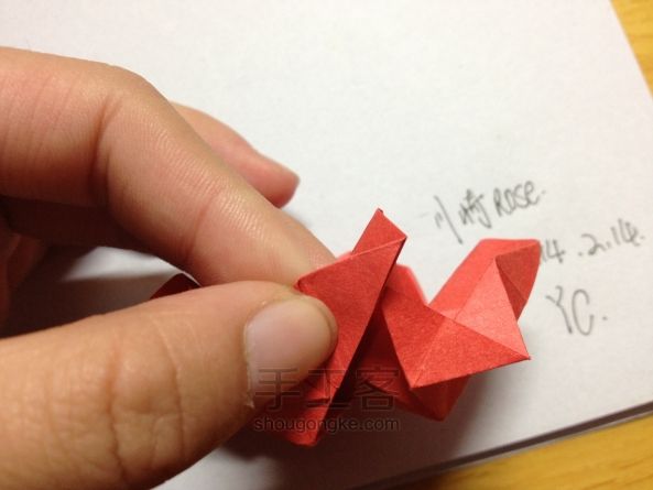 川崎玫瑰花折纸教程 第28步