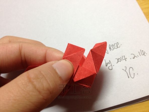 川崎玫瑰花折纸教程 第29步