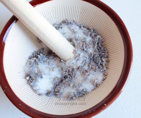 DIY薰衣草磨砂膏 第2步