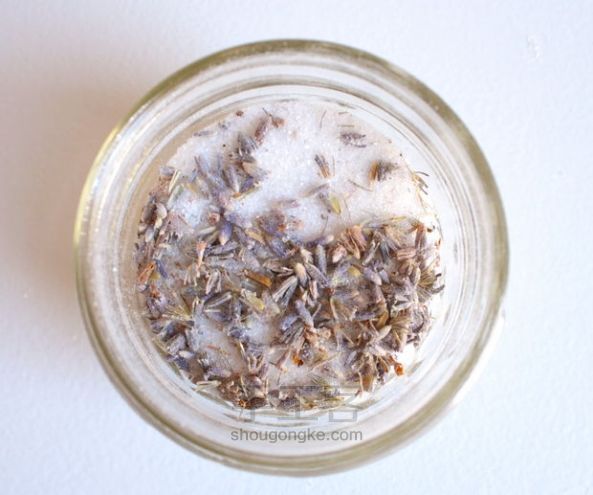 DIY薰衣草磨砂膏 第3步