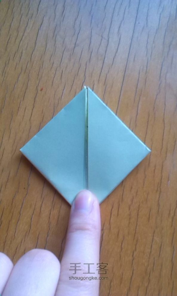 最容易的叠纸桃心方法 第10步