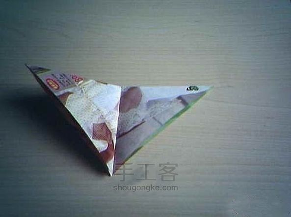 旧杂志折漂亮、环保的杯垫 第1步