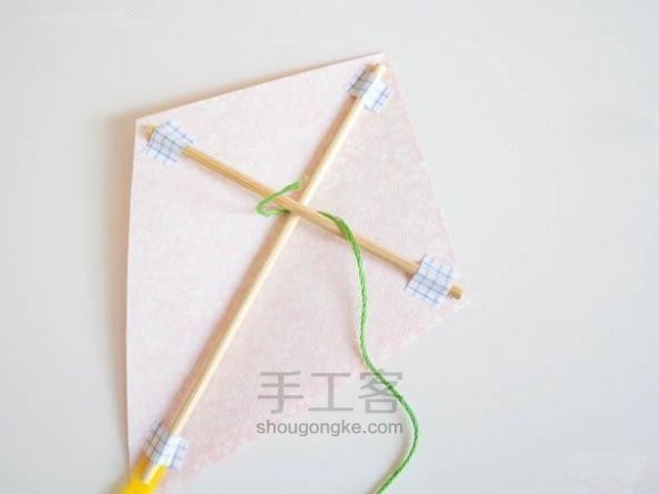 折纸风筝 教你装饰你的贺卡 第6步