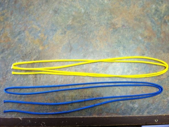 双色伞绳手链 第1步