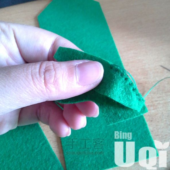 【雨芊不织布】仙人掌大针插 第2步