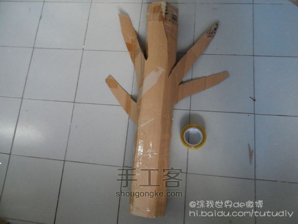 幼儿园的纸皮大树玩教具 第4步