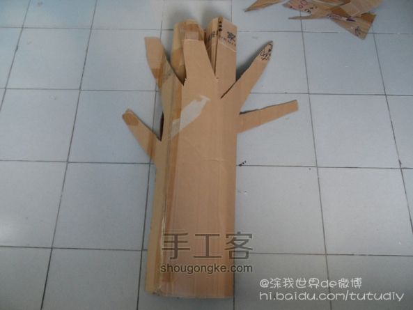 幼儿园的纸皮大树玩教具 第3步
