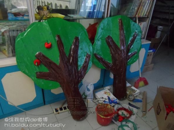 幼儿园的纸皮大树玩教具 第10步