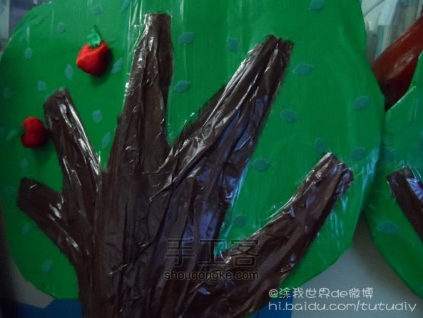 幼儿园的纸皮大树玩教具 第11步