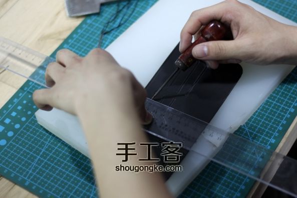 90分钟 DIY手工皮具—西装长钱夹（卡包）教程分享. 第24步