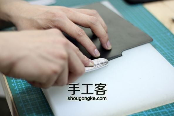 90分钟 DIY手工皮具—西装长钱夹（卡包）教程分享. 第29步