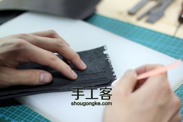 90分钟 DIY手工皮具—西装长钱夹（卡包）教程分享. 第28步