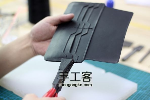 90分钟 DIY手工皮具—西装长钱夹（卡包）教程分享. 第32步