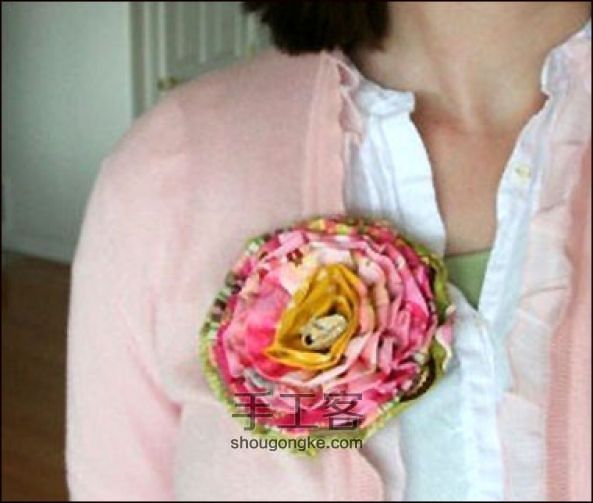 可爱布艺花朵胸针教程 第12步