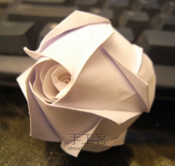 修改版手工折纸川崎玫瑰的折法 第26步