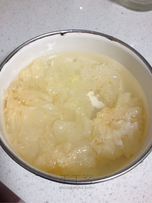 桂圆红枣银耳羹 第1步