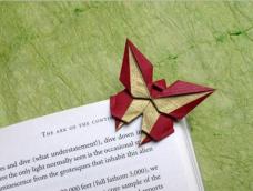 漂亮的蝴蝶的书签，居然是折纸做的。好漂亮，但是学起来也很难 大家要细心学习哦！

