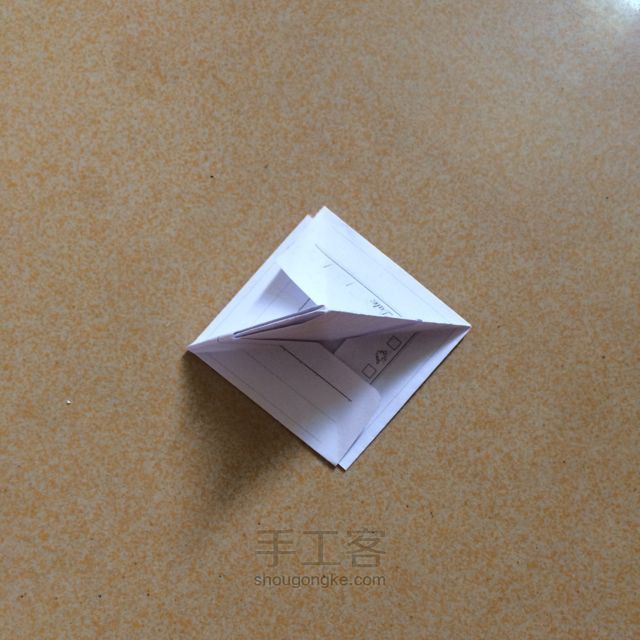 帅气不倒的小纸船折纸 第8步
