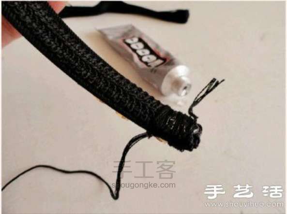 漂亮毛线带钻发箍手工制作教程 第3步