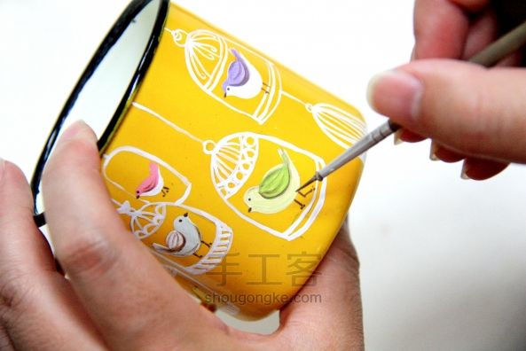 手绘搪瓷套杯-变传统为时尚的色彩体验 第25步
