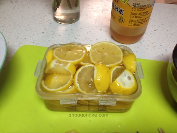 自制柠檬蜂蜜水健康又美味 第5步