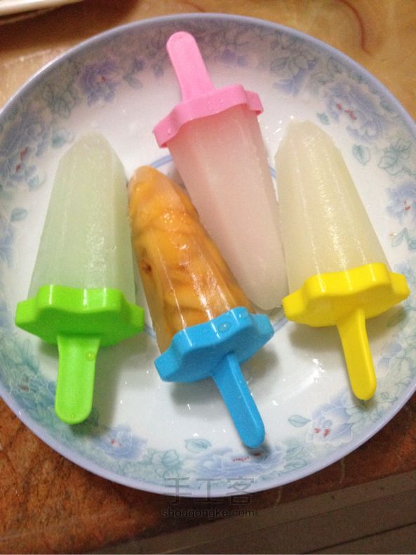 缤纷色彩--水果味冰棒 第2步