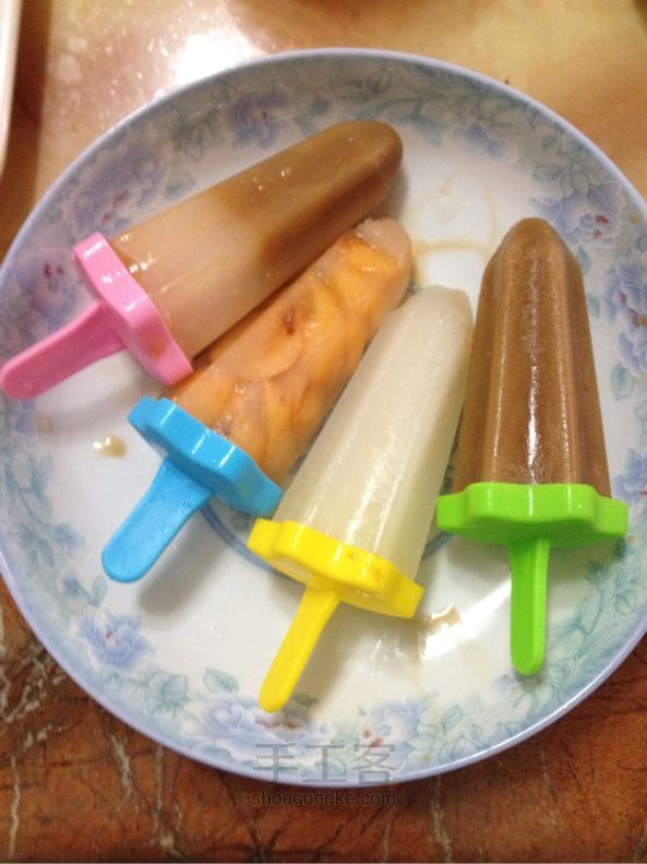 缤纷色彩--水果味冰棒 第1步