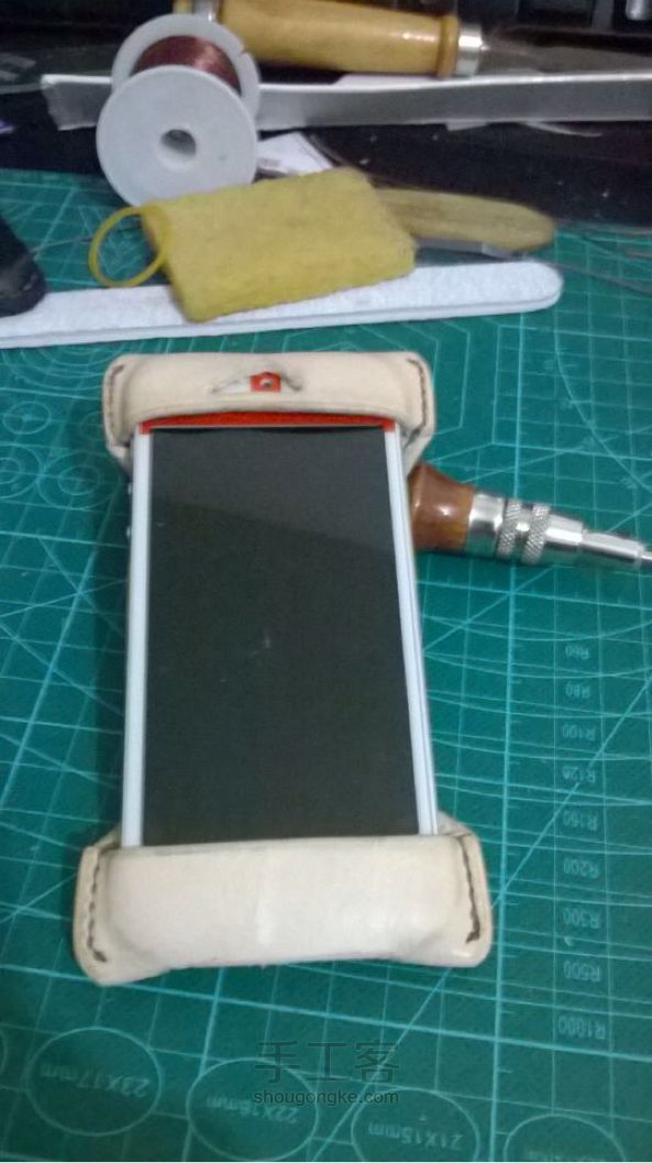 手造小物件iPhone5/5s手机套——皮具手工制作 第13步