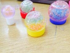 还在玩儿无聊的普通生物球吗  只要五分钟左右 就可以做出散发光彩的生物球