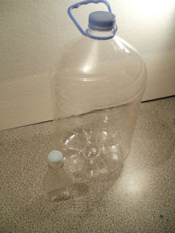 塑胶瓶子做出来的蒂凡尼复古灯 第1步