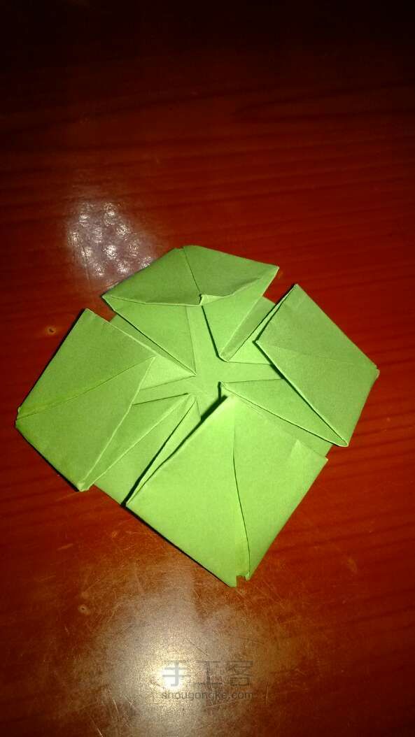 一张纸也可以折出四叶草折纸ＤＩＹ 第8步