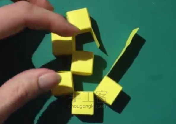 折纸移动的多维数据集二款手工教程 第14步
