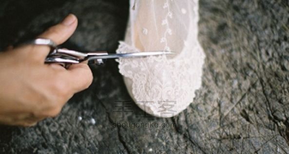 改变婚礼蕾丝鞋的命运 第6步