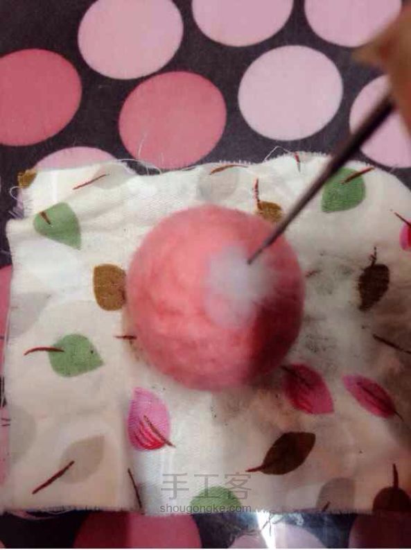 治愈系羊毛毡草莓味小球制作方法 第14步