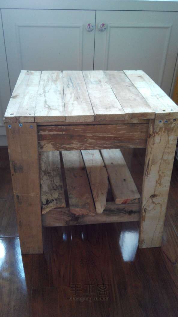 理想木器第二季：废木板打造入户花园小排椅小方几 第3步