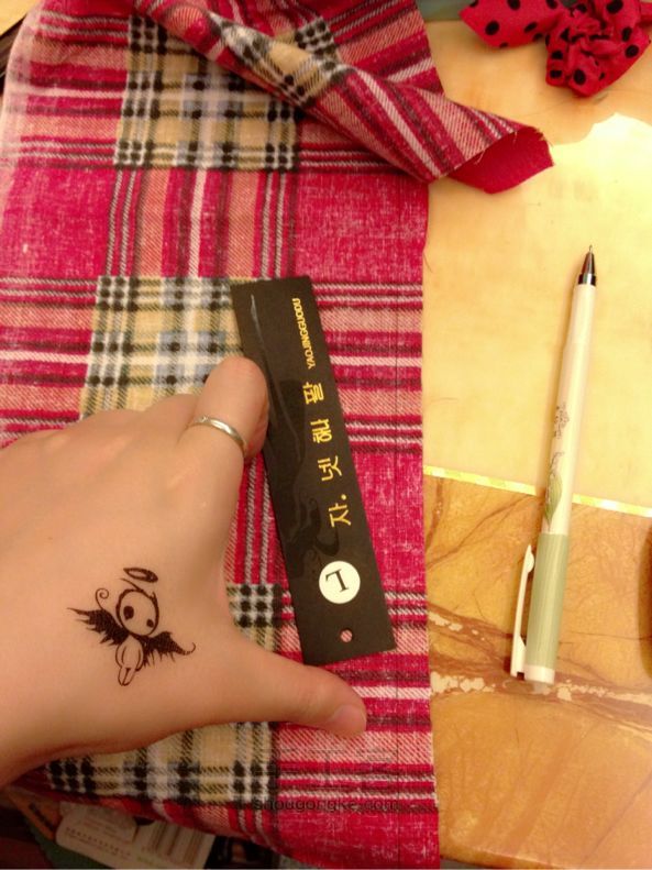 写作简易布艺束口袋，念作秀刺青贴纸的手工教程 第3步