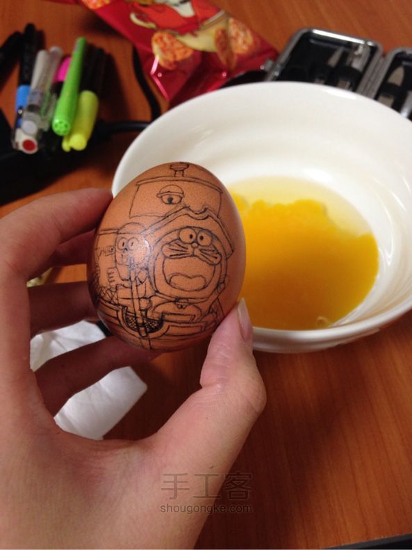 鸡蛋作画涂鸦 第5步